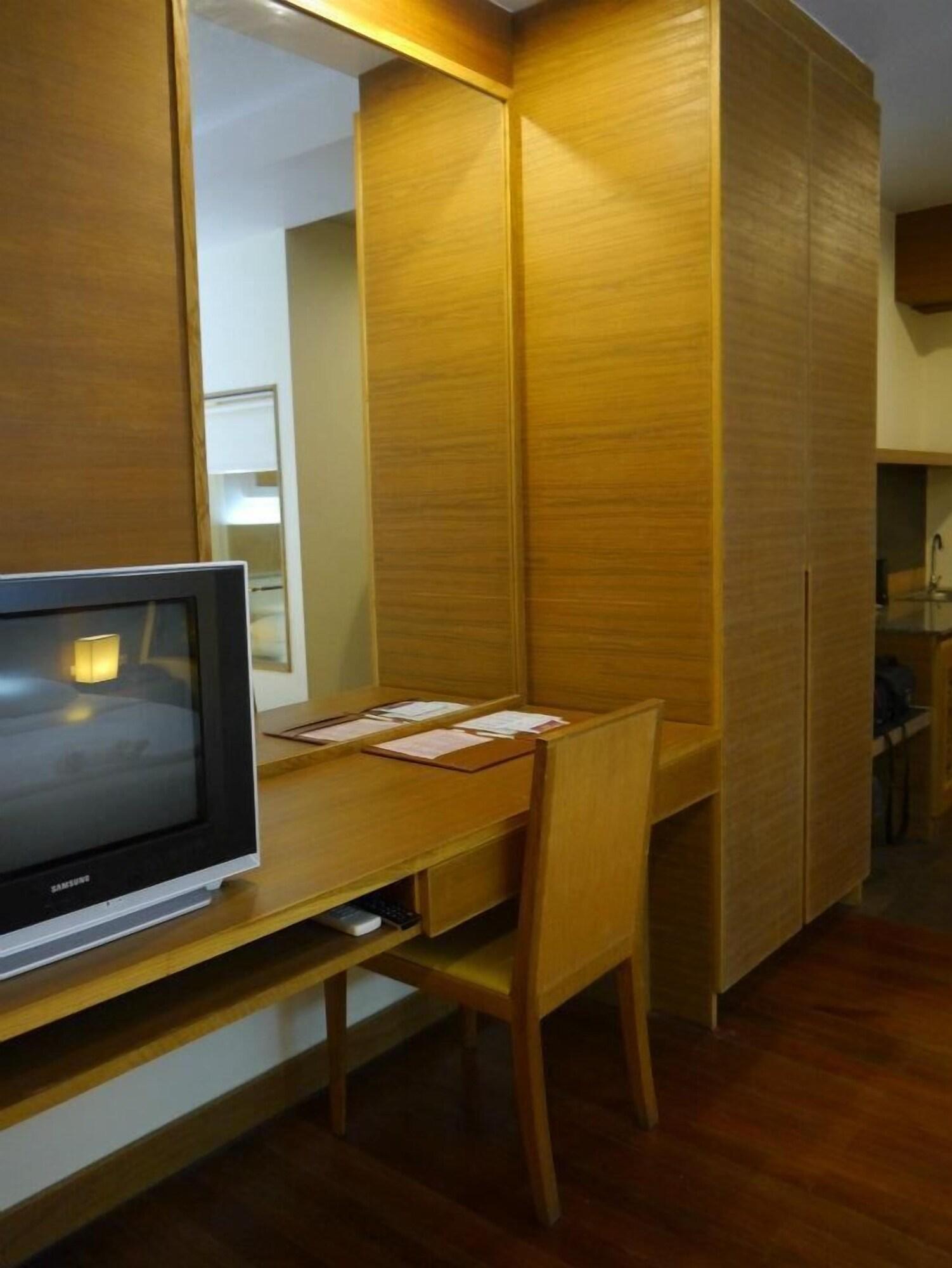 Baan Saikao Plaza Hotel & Service Apartment Koh Chang Bagian luar foto