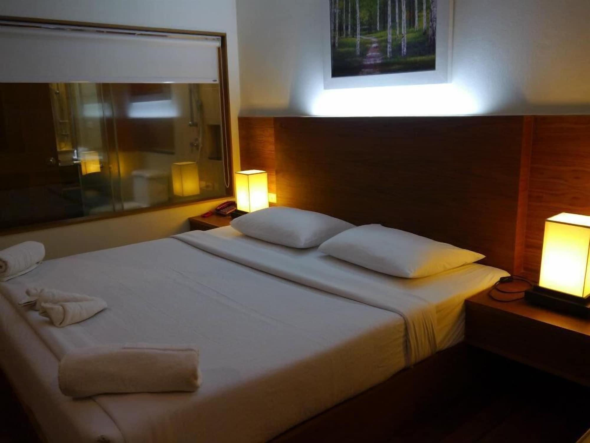 Baan Saikao Plaza Hotel & Service Apartment Koh Chang Bagian luar foto