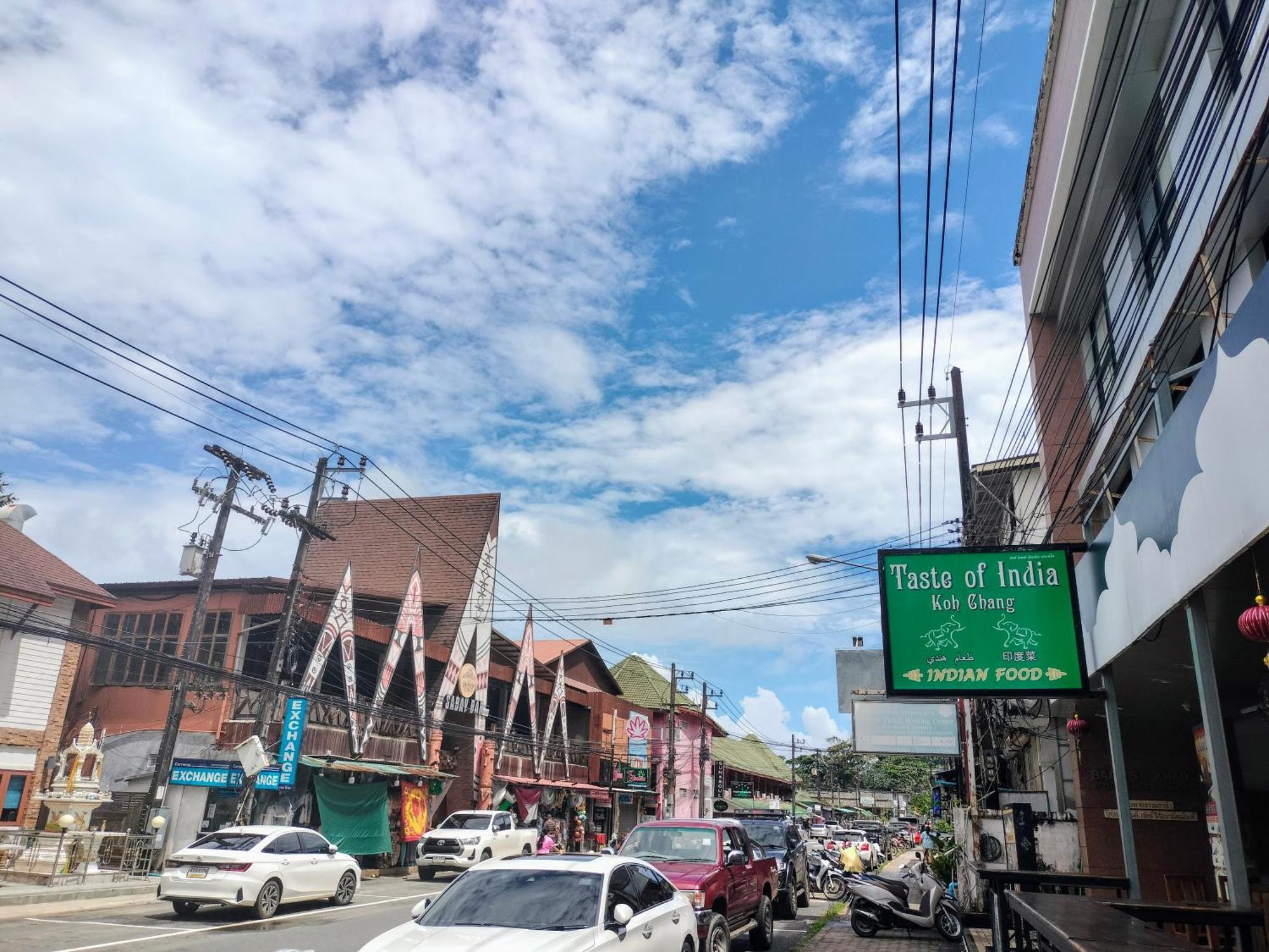 Baan Saikao Plaza Hotel & Service Apartment Koh Chang Bagian luar foto